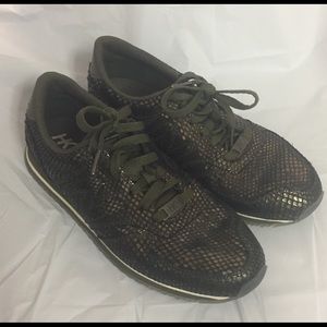 New balance street style sneakers size 10